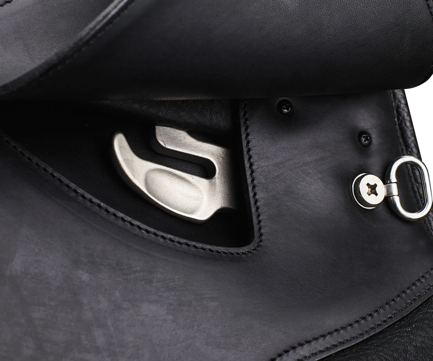 SADDLERY BRANDS INTL Arena Pony Dressage Saddle