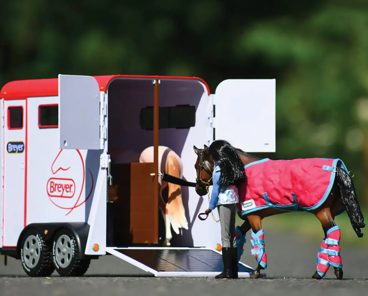 Kids REEVES INTERNATIONAL Breyer® Traditional Series Two-Horse Trailer