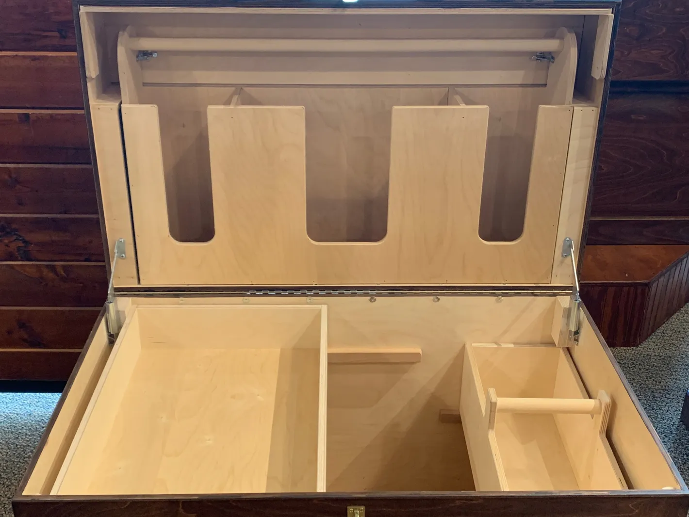 PHOENIX WEST DS Hardwood Trunk with Bandage Lid