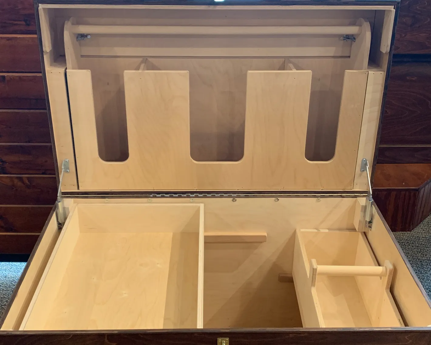 PHOENIX WEST DS Hardwood Trunk with Bandage Lid