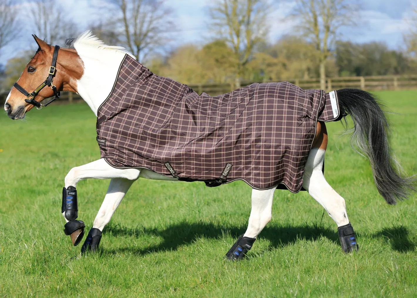 HORSEWARE ® Ireland Rhino® Wug Lite Turnout - 100 grams