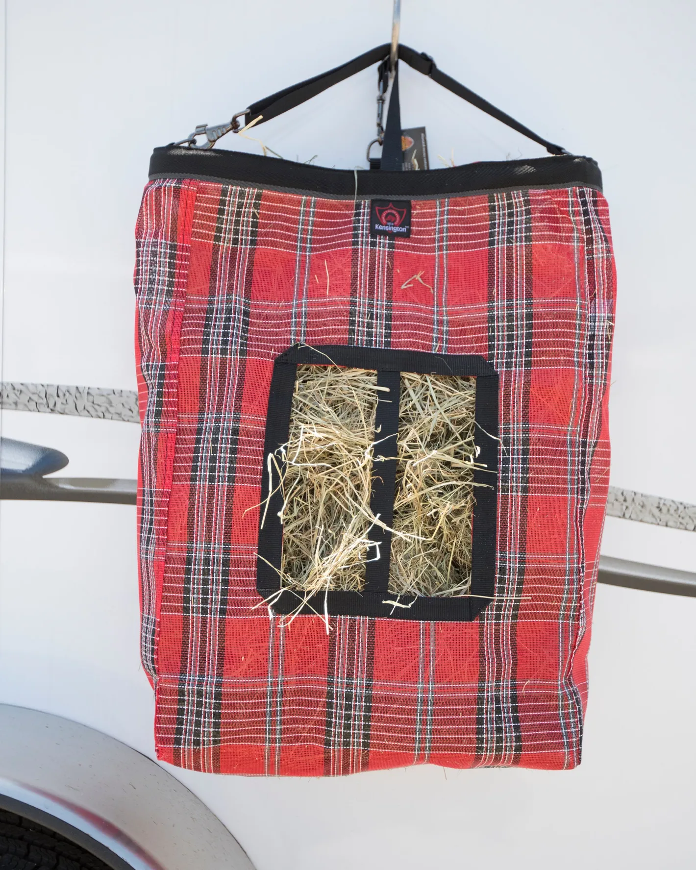 KENSINGTON ™ 2-Flake Hay Bag