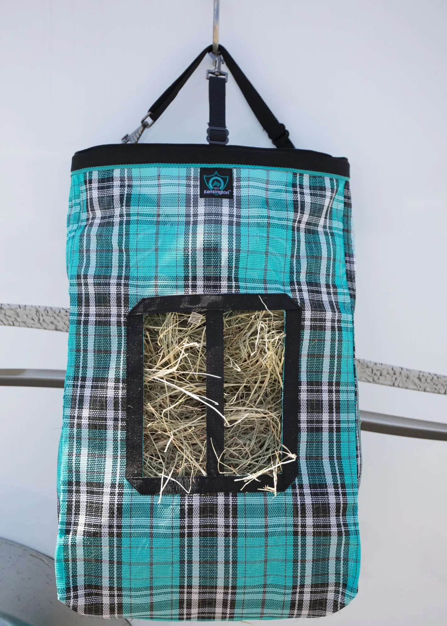 KENSINGTON ™ 2-Flake Hay Bag