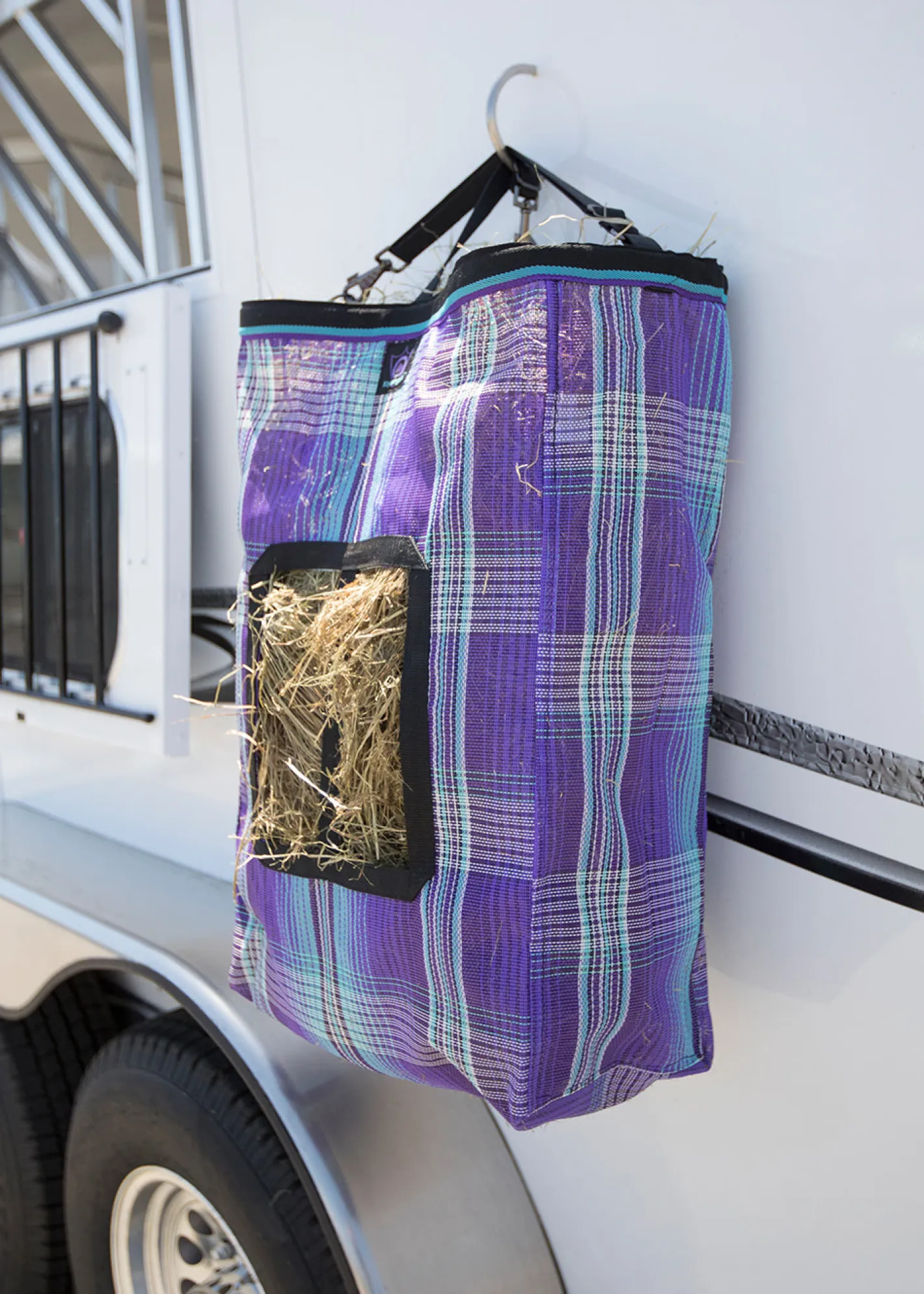 KENSINGTON ™ 2-Flake Hay Bag