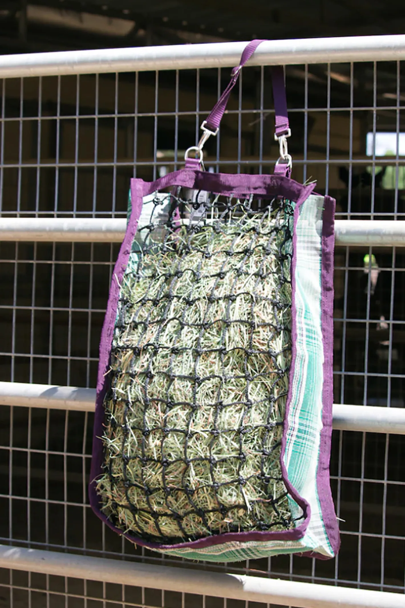 KENSINGTON ™ Slow Feed 2-Flake Hay Bag