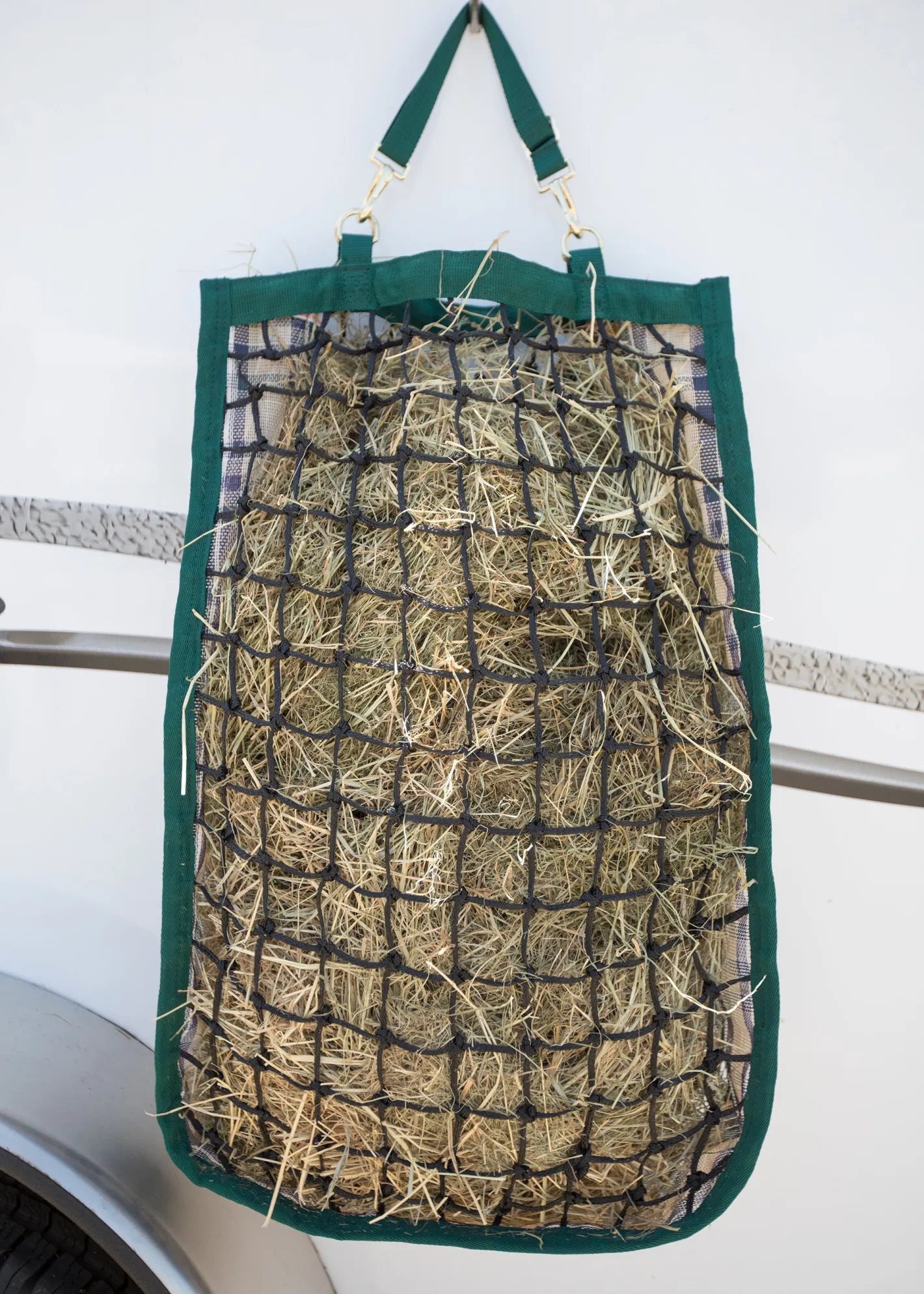KENSINGTON ™ Slow Feed 2-Flake Hay Bag