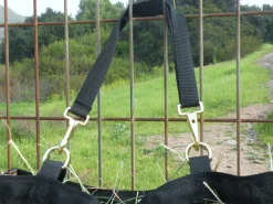 KENSINGTON ™ Slow Feed 4-Flake Hay Bag