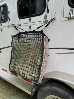 KENSINGTON ™ Slow Feed 4-Flake Hay Bag