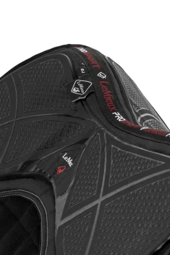 HORSE HEALTH TRADE LeMieux® X-Grip EuroJump Square Pad
